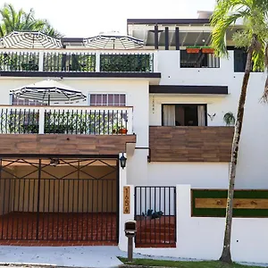https://pr1654-4-private-queen-bed-w-shared-bathroom.greaterantilleshotels.net
