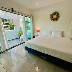 https://lolita-beach.quintano-roohotels.com